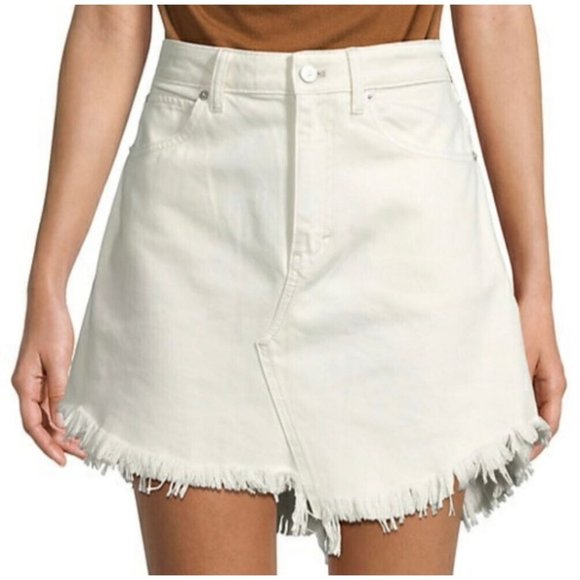 We the Free $68 Brea Denim‎ Mini Skirt Frayed Raw Hem Cream White Size 28 Small - Picture 1 of 4